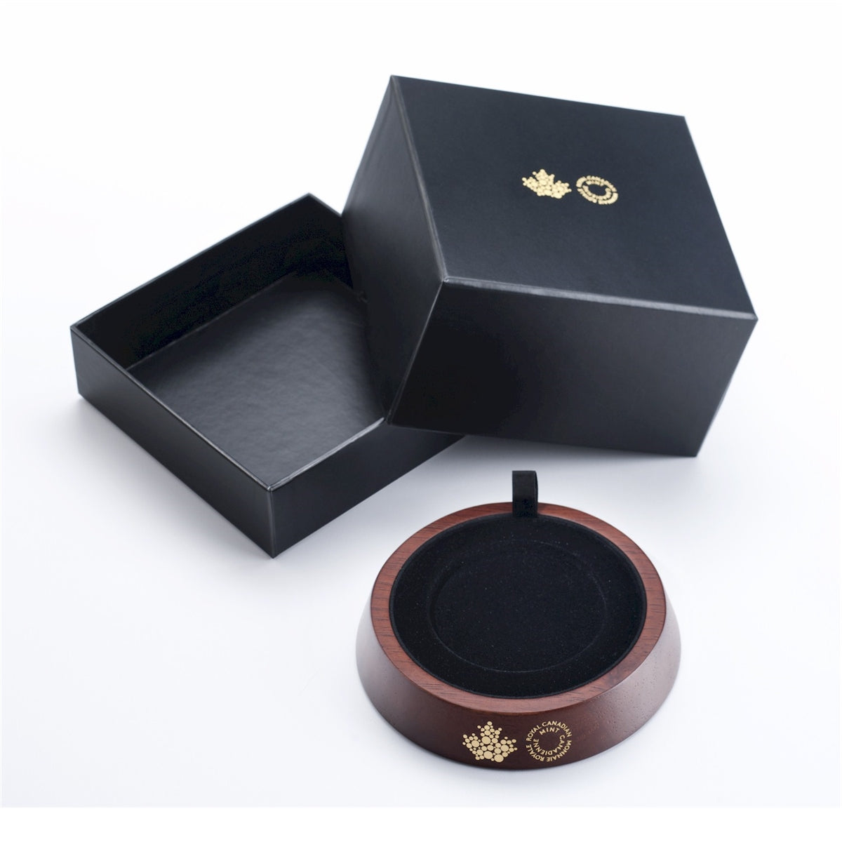 2017 $100 Sculpture of Majestic Canadian Animals - Wolf Fine Silver (No Tax)