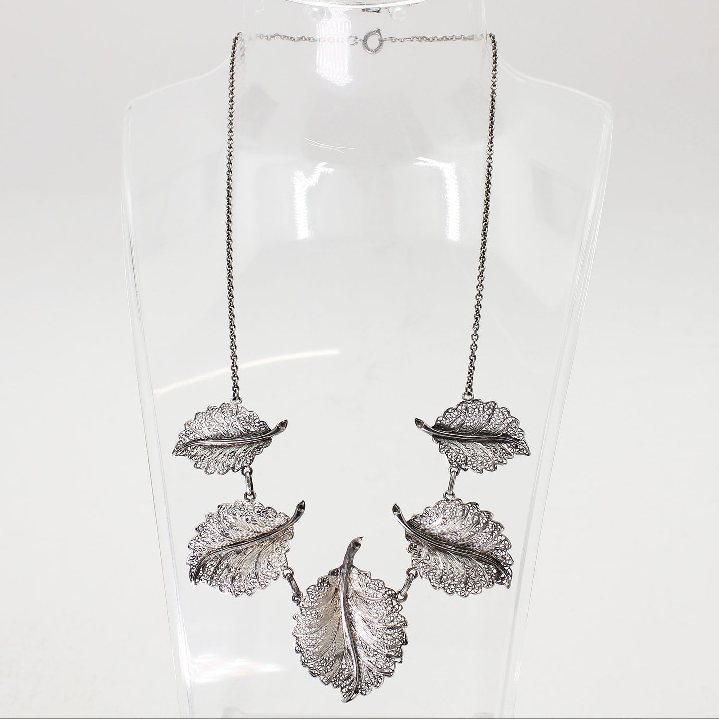 Sterling Silver Vintage Openwork Leaf Necklace - 16"