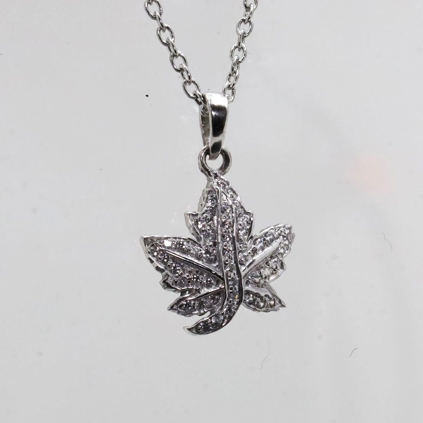 2020 Canada Maple Leaf Brooch Sterling Silver Legacy Pendant (Pendant Only)