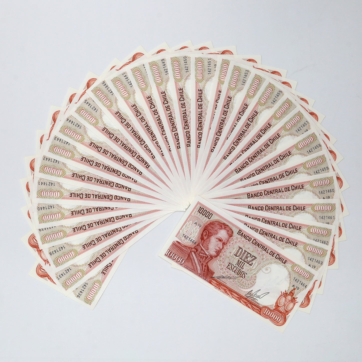 Lot of 29x Sequential Chile 1974 10,000 Escudos Banknotes, 29pcs