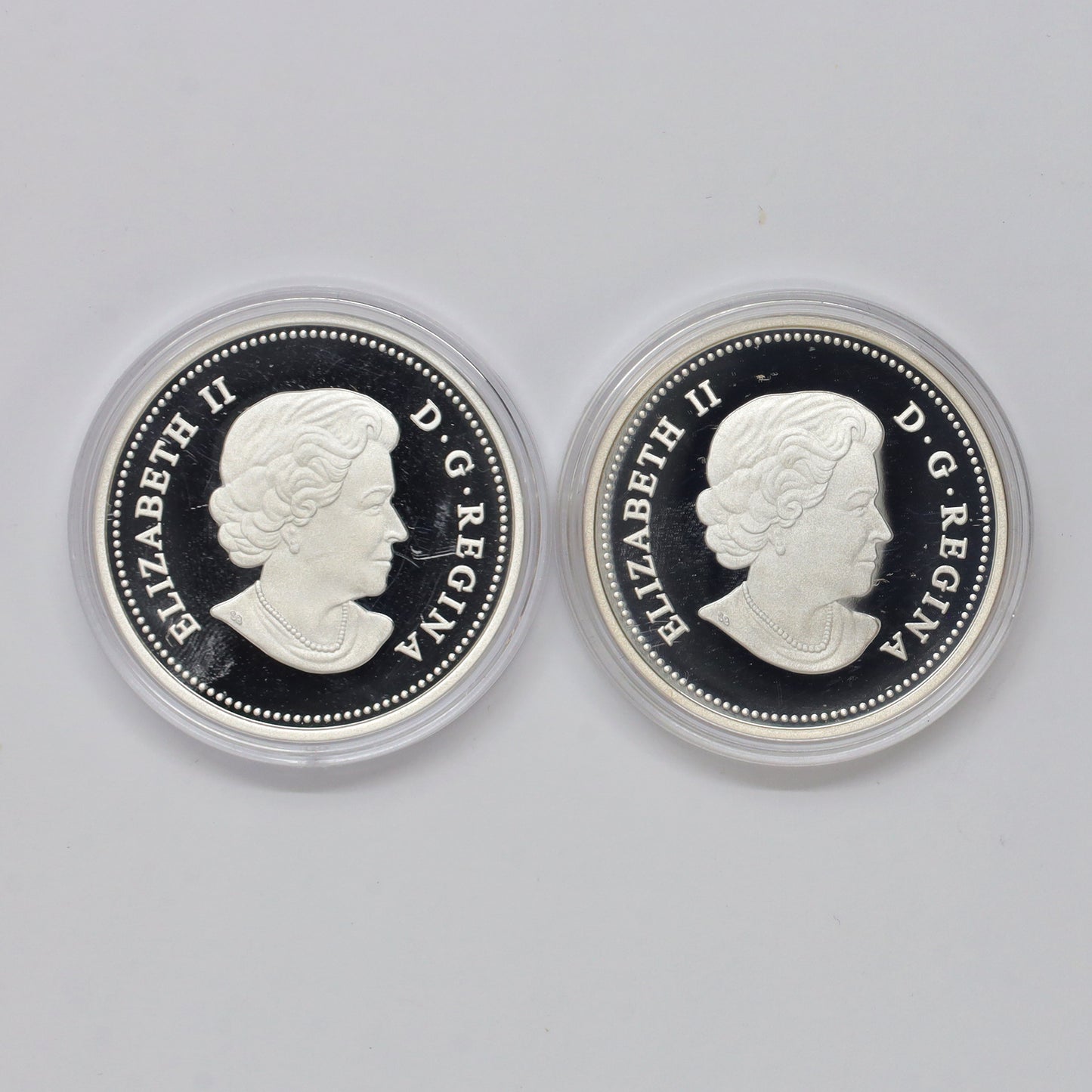 Pair of 2015 Canada $20 Grizzly Bear Fine Silver Coins, 2pcs (No Tax) Coins Only (issues)