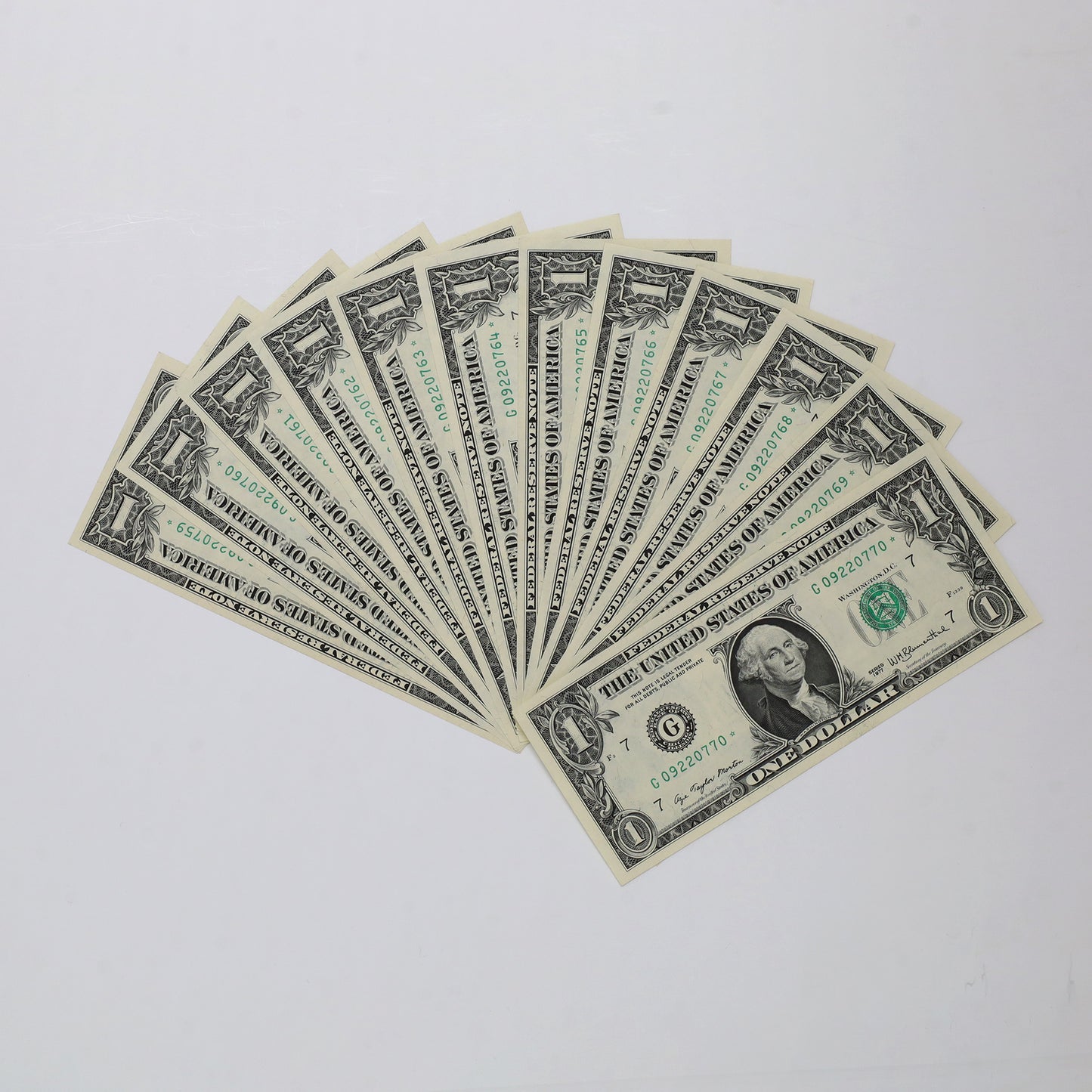 Lot of 12x Sequential 1977 USA $1 Federal Reserve Notes, Chicago, Appear UNC, 12pcs