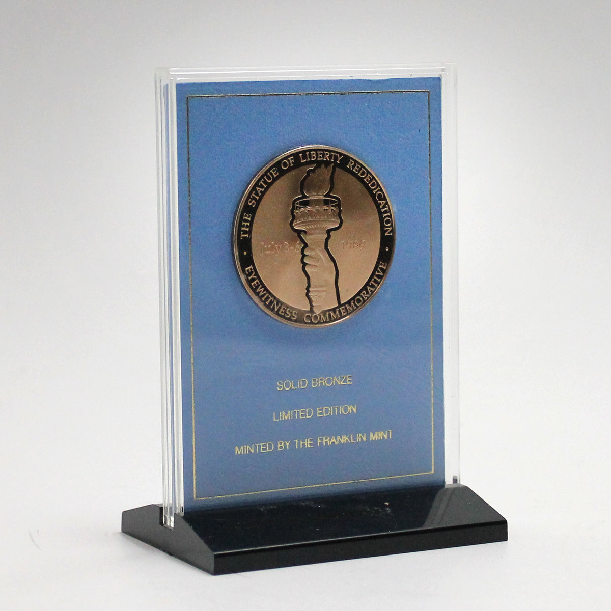 1986 USA Statue of Liberty Rededication Eyewitness Commemorative Medal w/ Display (wear)