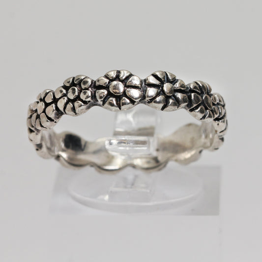 Sterling Silver Flower Ring - Size 8 1/2