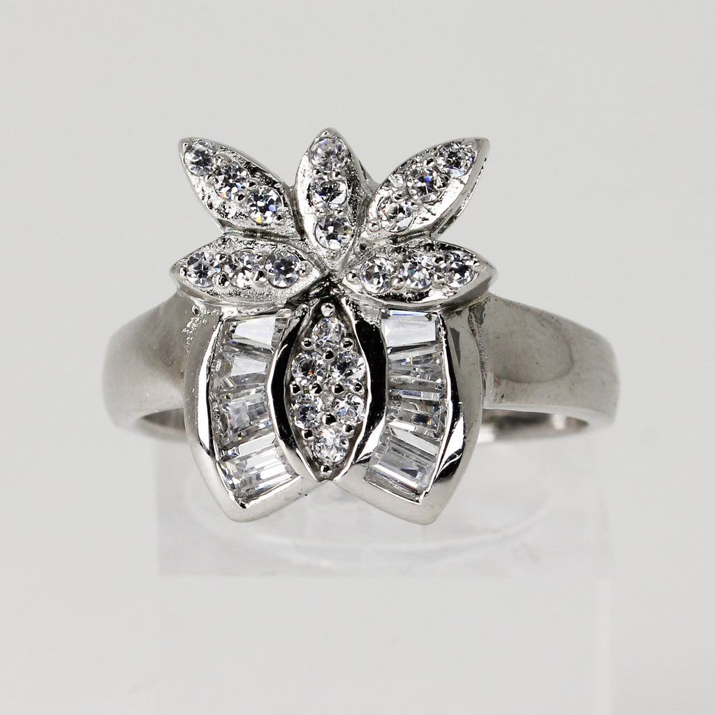 Sterling Silver Clear Stone Ring - Size 8