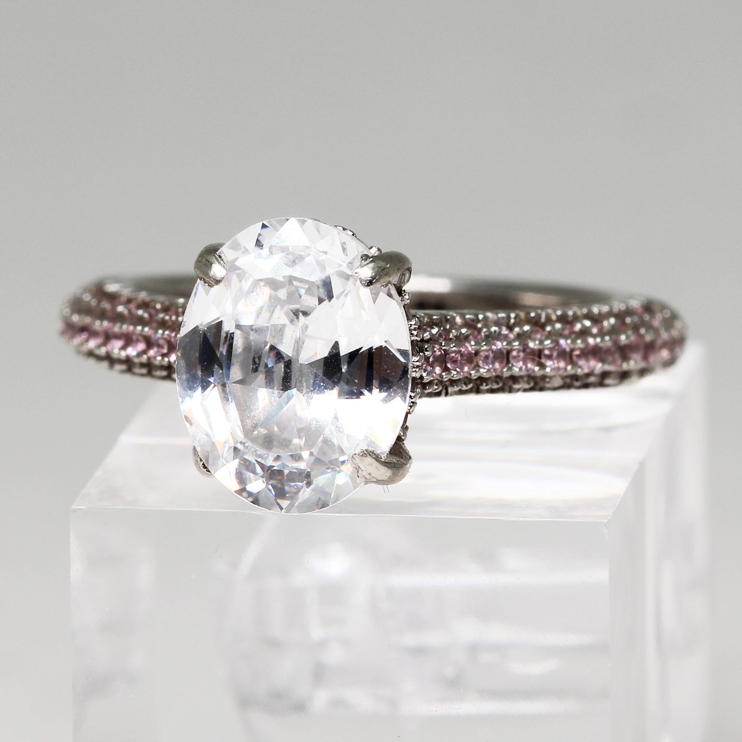 Sterling Silver Clear Stone Oval Ring w Pink Hidden Halo - Size 6