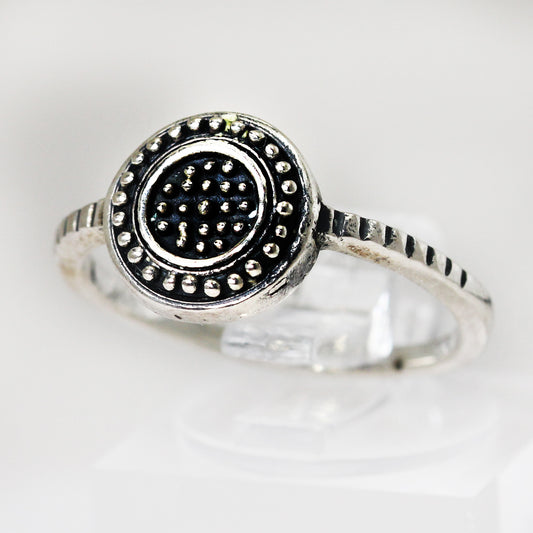 Sterling Silver Vintage-Inspired Ring - Size 6