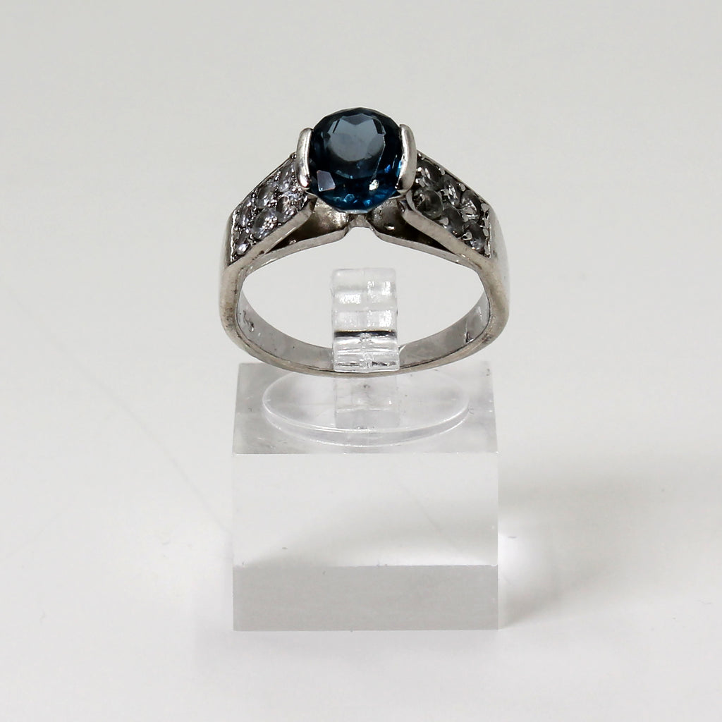 Sterling Silver Raised Oval Turquoise Ring - Size 8