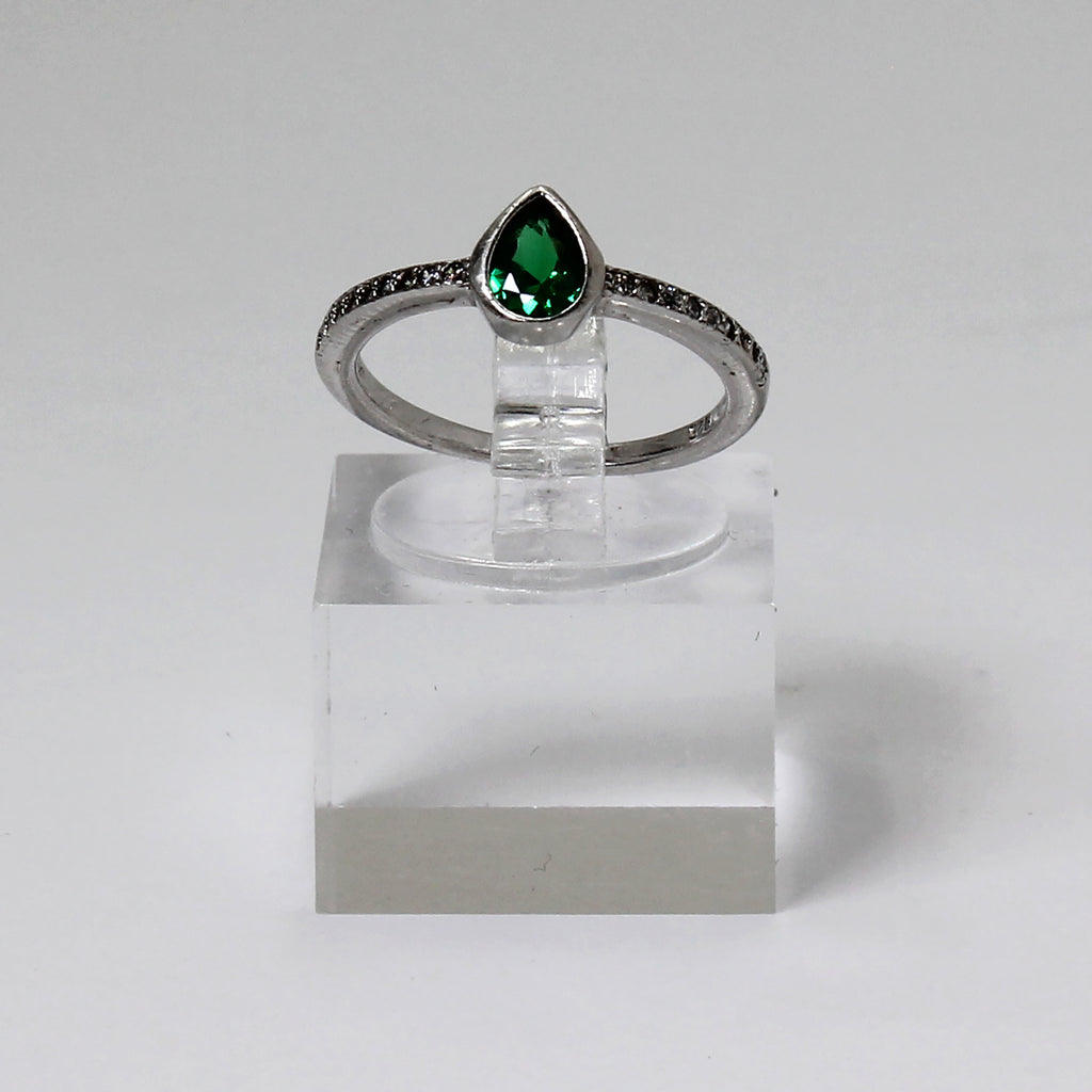 Sterling Silver Green Cat-Eye Stone Ring - Size 5