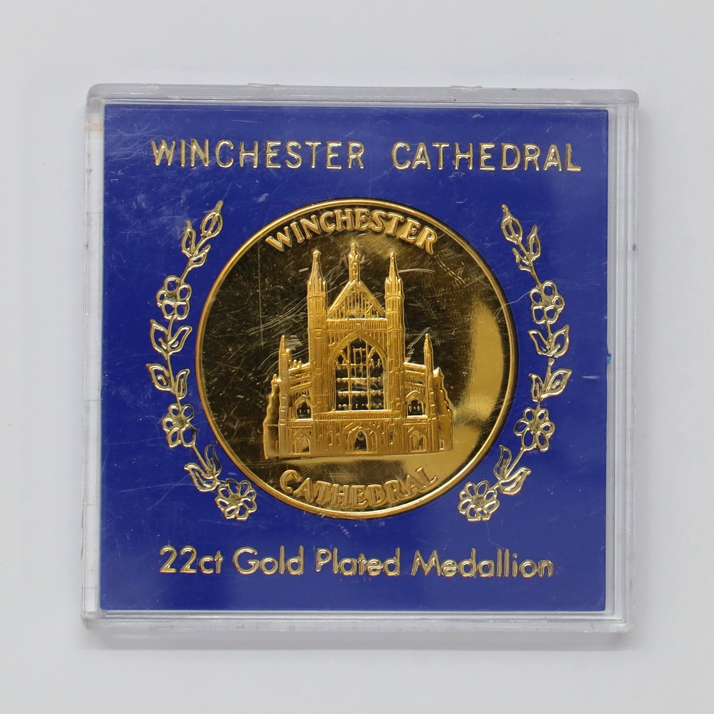 Great Britain Winchester Cathedral 22ct Gold Plated Souvenir Medallion in Case (scuffs)