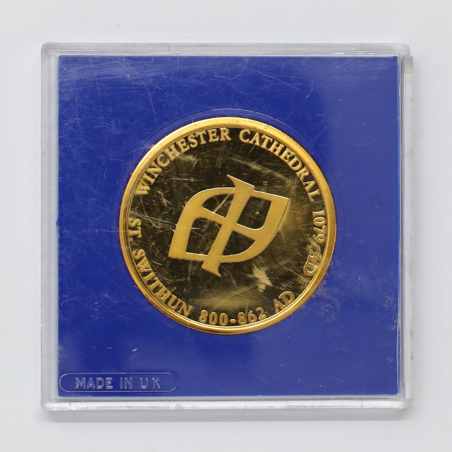Great Britain Winchester Cathedral 22ct Gold Plated Souvenir Medallion in Case (scuffs)