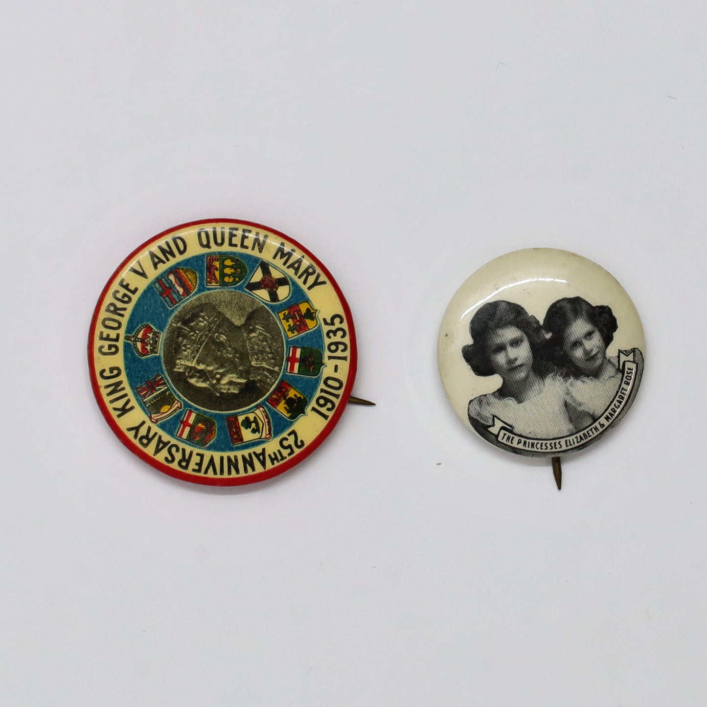 Pair of Vintage Royal Family Button Pins, 2pcs