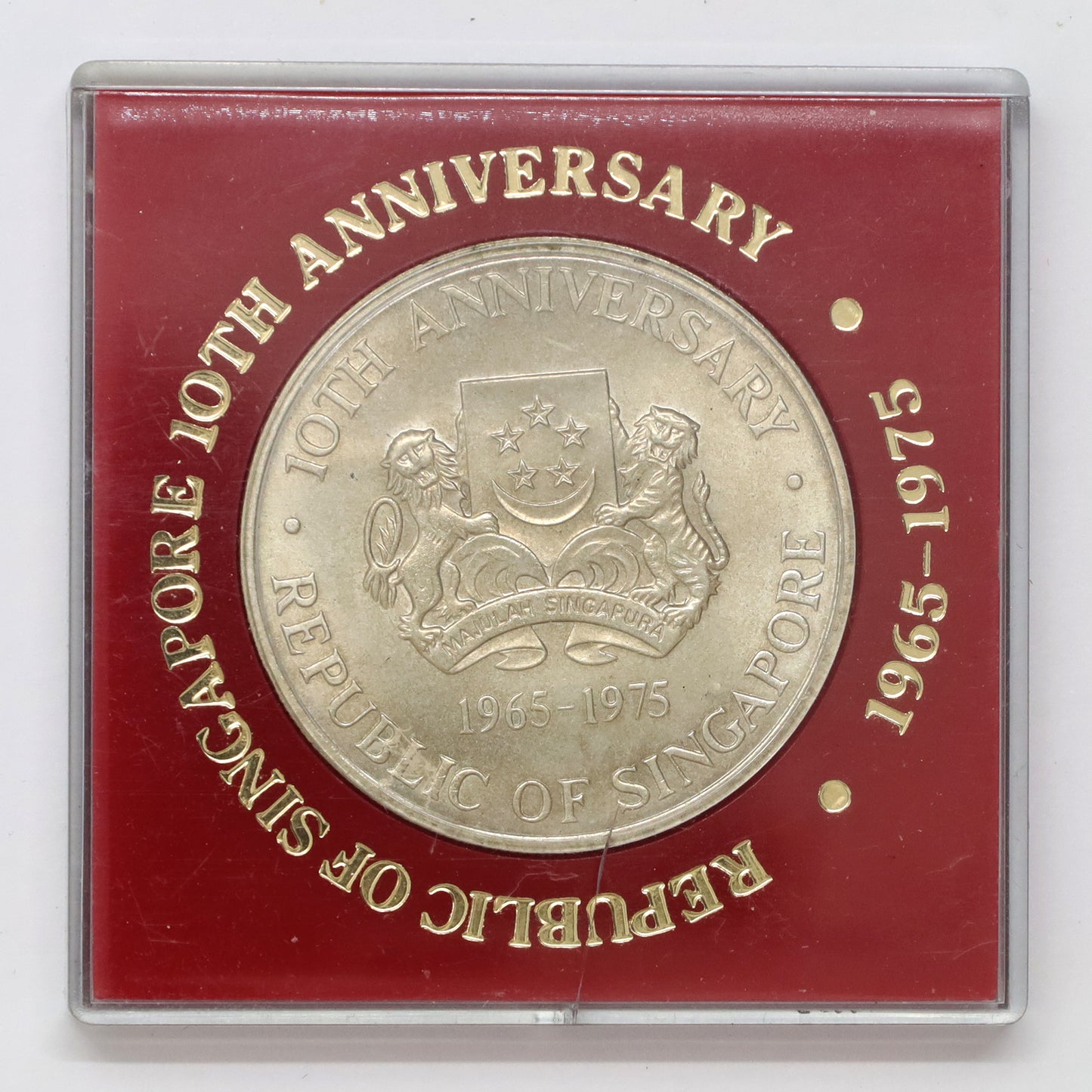 Singapore 1975 $10 10th Anniversary of Independence .500 Silver in Display (wear)