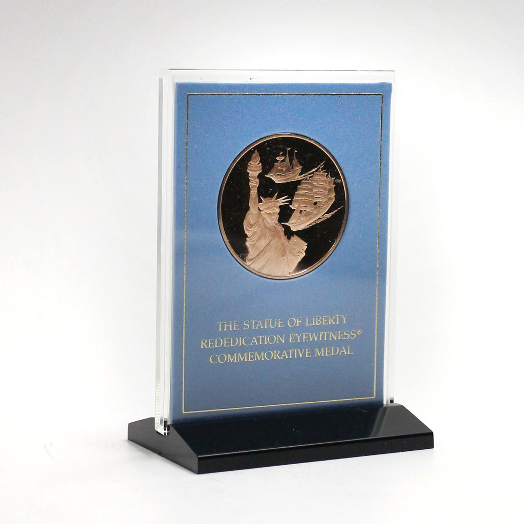 1986 USA Statue of Liberty Rededication Eyewitness Commemorative Medal w/ Display (wear)