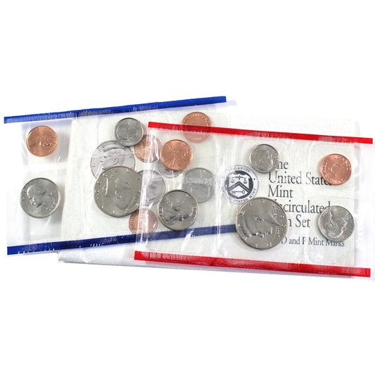 1992 USA P&D Uncirculated Coin Set (Some light toning; light wear on envelope)