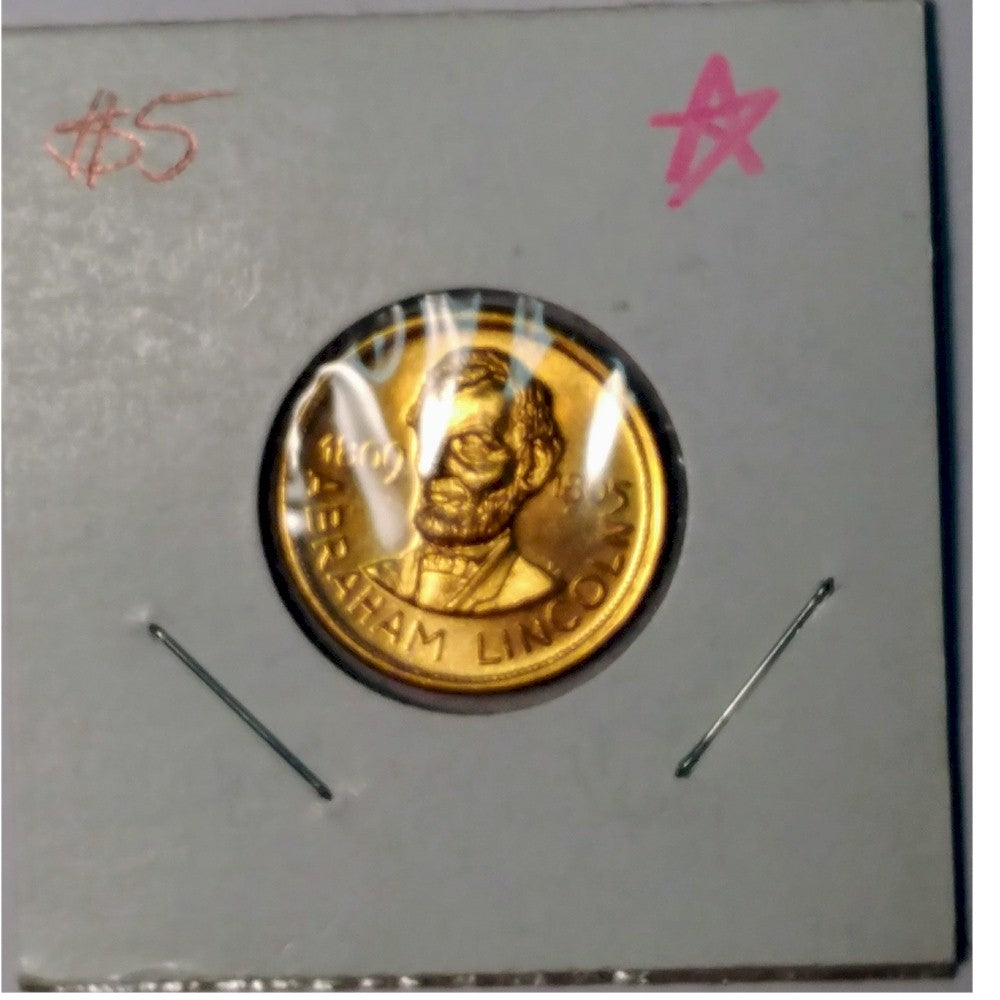 Abraham Lincoln, 13th President of the USA, 1861-1865, Medallion (Golden colour)