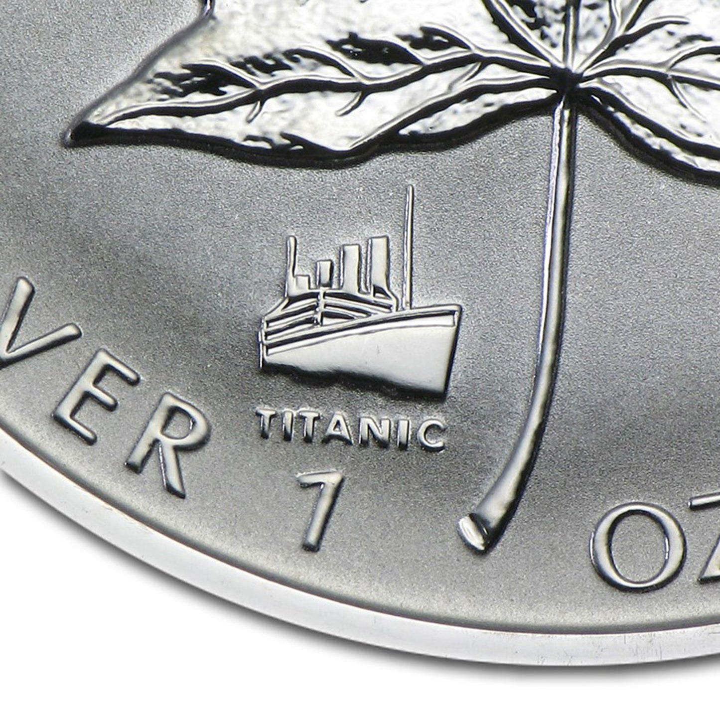 1998 Canada $5 Titanic Privy 1oz .9999 Silver Maple Leaf (No Tax) Minor Rubbing